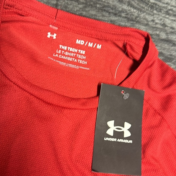 Under Armour loose fit lightweight workout shirt - Picture 3 of 3